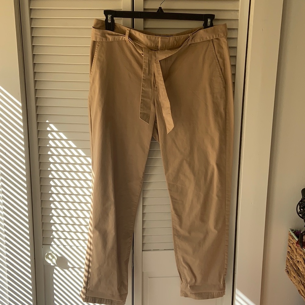 Khaki Banana Republic Chinos; size 10